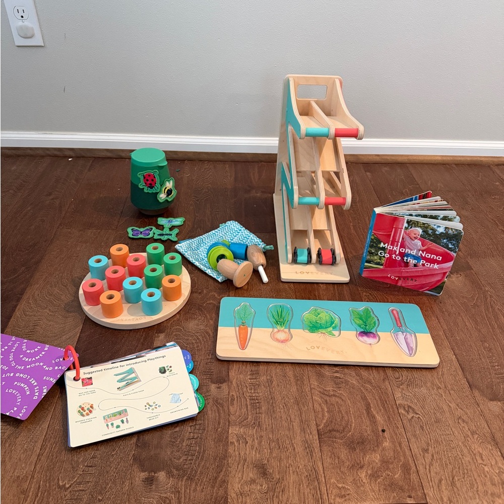 Lovevery “The Adventurer” Play Kit (16–18 months)